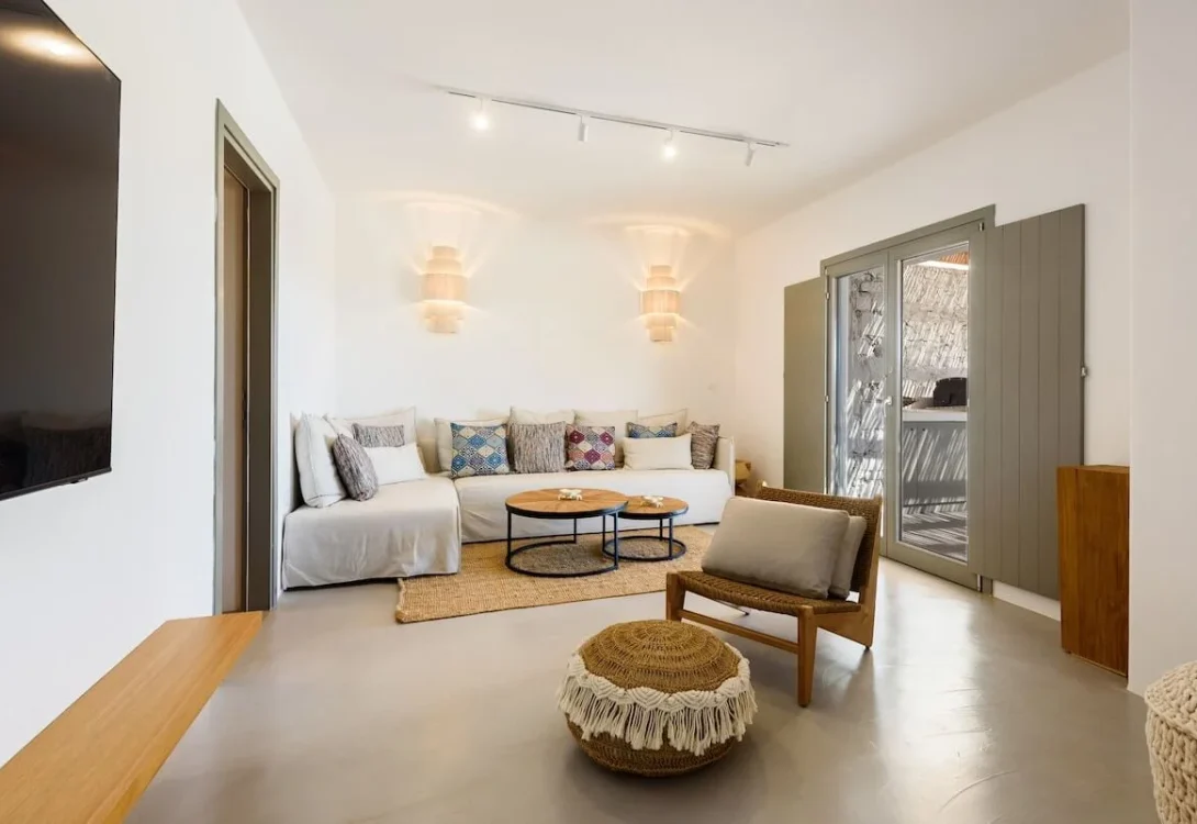 Elevated Villa with Panoramic Sea View 15