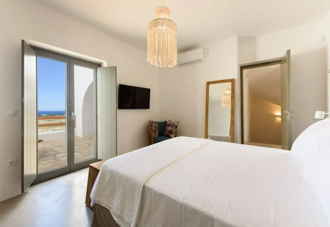 Elevated Villa with Panoramic Sea View 4